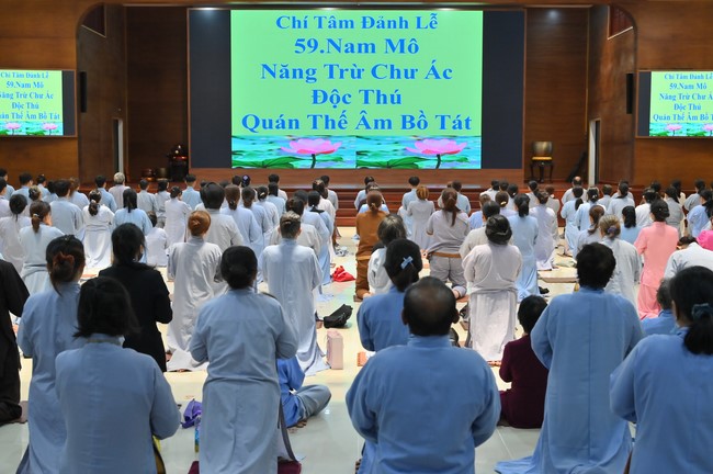 Prostrating five hundred names Bodhisattva Avalokitesvara