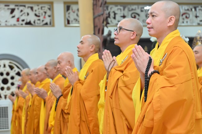 Prostrating five hundred names Bodhisattva Avalokitesvara