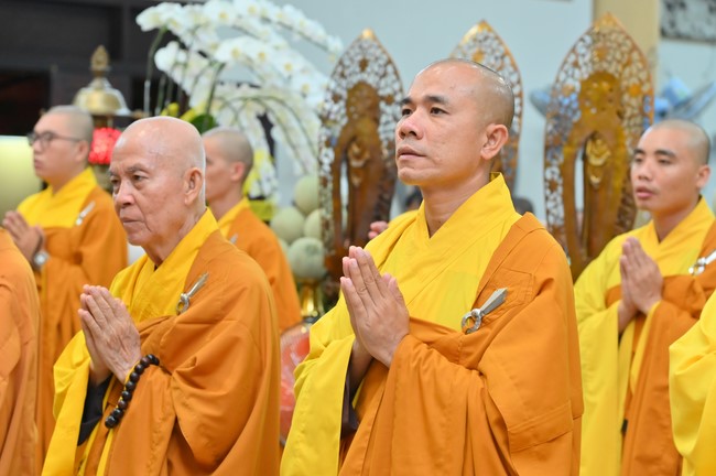 Prostrating five hundred names Bodhisattva Avalokitesvara