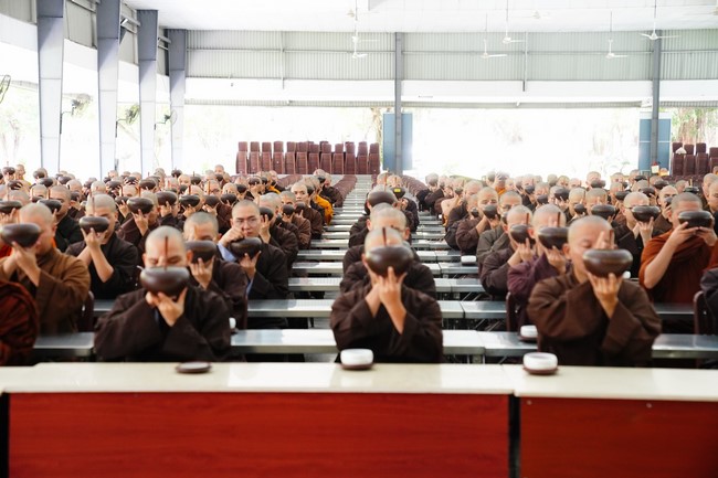 Donating to Vietnam Buddhist University in Ho Chi Minh City from NCT Talent Monk Fund