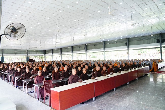 Donating to Vietnam Buddhist University in Ho Chi Minh City from NCT Talent Monk Fund