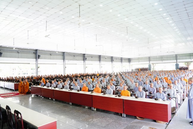 Donating to Vietnam Buddhist University in Ho Chi Minh City from NCT Talent Monk Fund