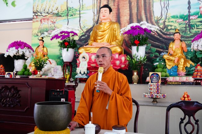 Donating to Vietnam Buddhist University in Ho Chi Minh City from NCT Talent Monk Fund