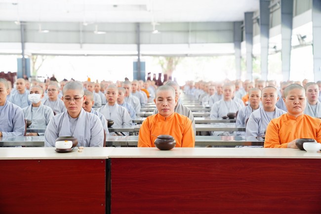 Donating to Vietnam Buddhist University in Ho Chi Minh City from NCT Talent Monk Fund