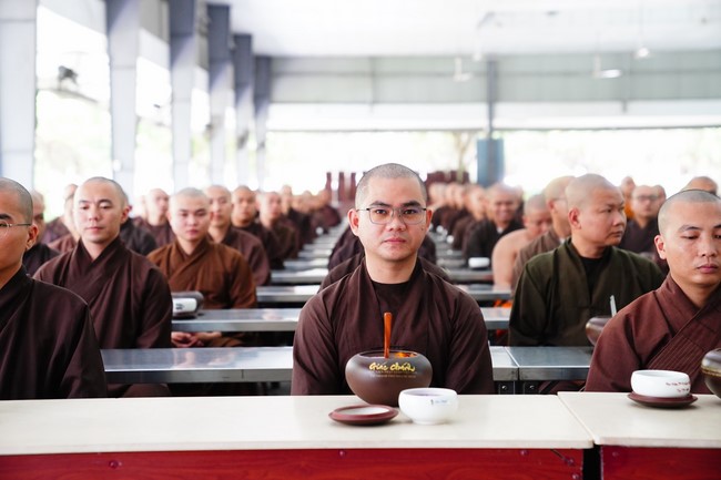 Donating to Vietnam Buddhist University in Ho Chi Minh City from NCT Talent Monk Fund