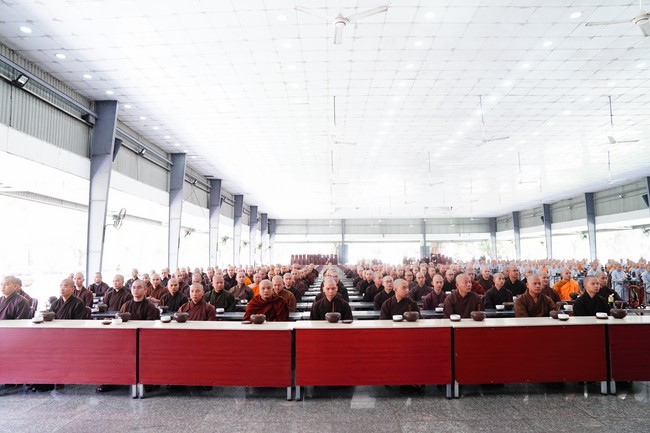 Donating to Vietnam Buddhist University in Ho Chi Minh City from NCT Talent Monk Fund