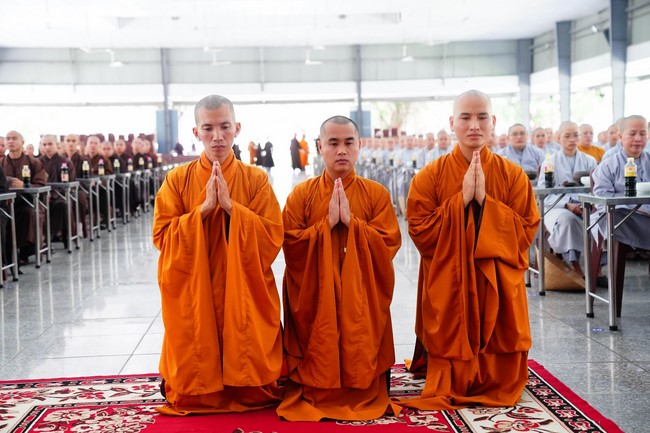 Donating to Vietnam Buddhist University in Ho Chi Minh City from NCT Talent Monk Fund