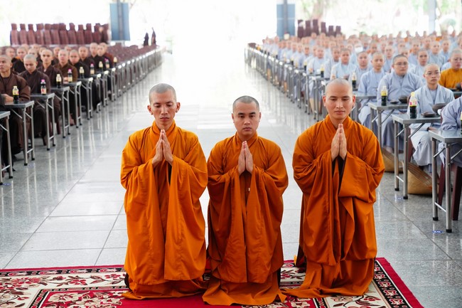 Donating to Vietnam Buddhist University in Ho Chi Minh City from NCT Talent Monk Fund