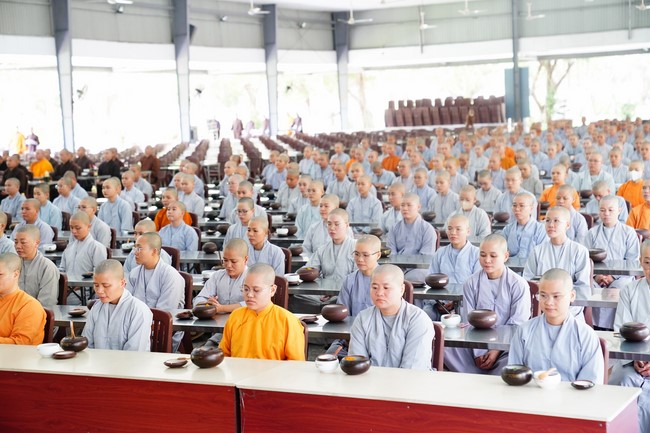 Donating to Vietnam Buddhist University in Ho Chi Minh City from NCT Talent Monk Fund