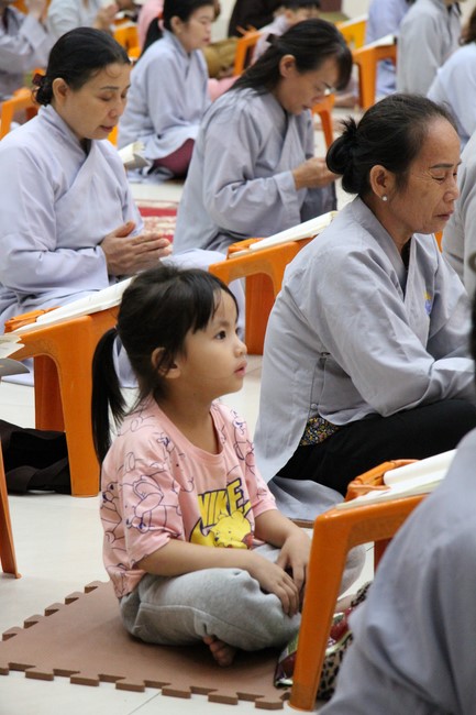 Repentance Ceremony at Giai Lam Pagoda - Ha Tinh