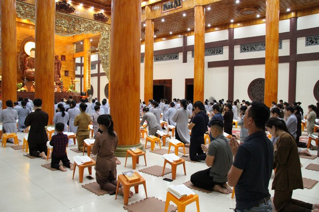 Repentance Ceremony at Giai Lam Pagoda - Ha Tinh
