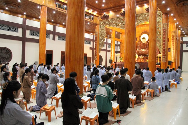 Repentance Ceremony at Giai Lam Pagoda - Ha Tinh