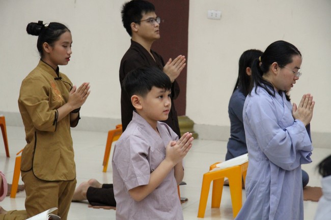 Repentance Ceremony at Giai Lam Pagoda - Ha Tinh