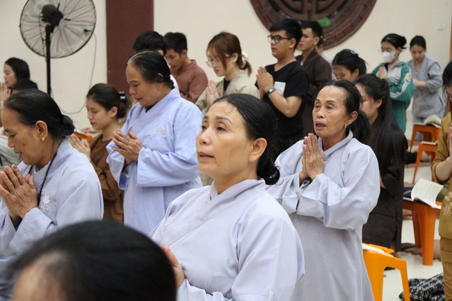 Repentance Ceremony at Giai Lam Pagoda - Ha Tinh
