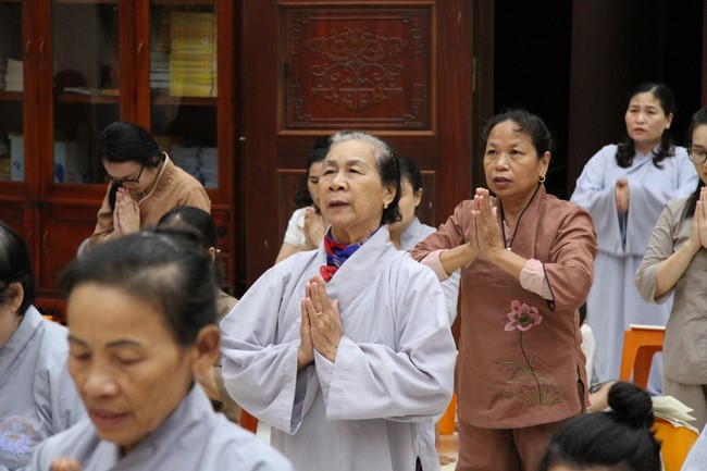 Repentance Ceremony at Giai Lam Pagoda - Ha Tinh