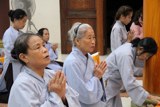 Repentance Ceremony at Giai Lam Pagoda - Ha Tinh