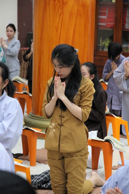 Repentance Ceremony at Giai Lam Pagoda - Ha Tinh