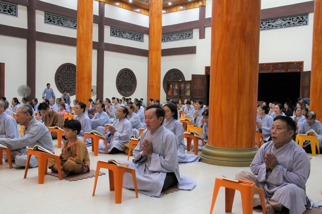 Repentance Ceremony at Giai Lam Pagoda - Ha Tinh