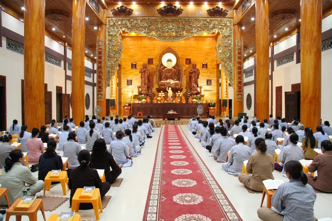 Repentance Ceremony at Giai Lam Pagoda - Ha Tinh