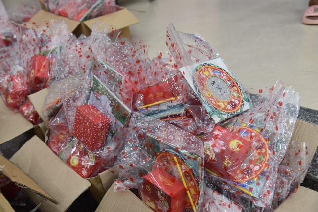 Ban từ thiện: Tặng quà Trung thu cho học sinh các trường tiểu học tại tây Ninh