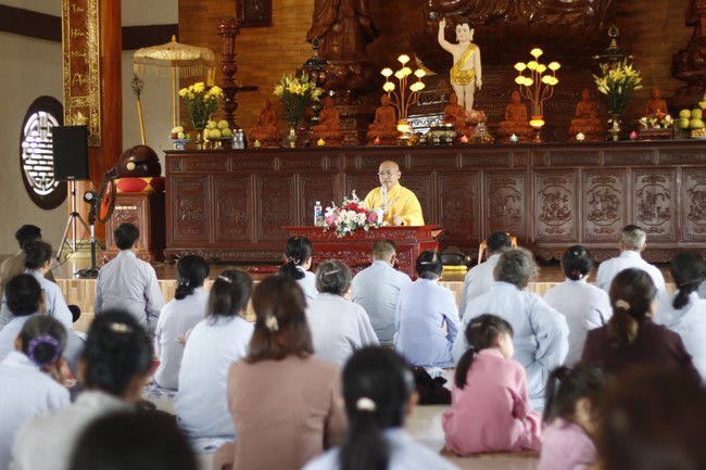 One- day Practice and a requiem ritual at Giai Lam Pagoda - Ha Tinh