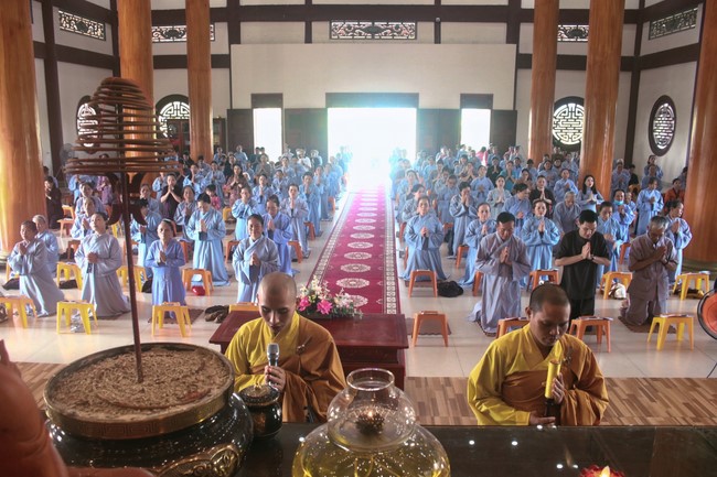 One- day Practice and a requiem ritual at Giai Lam Pagoda - Ha Tinh