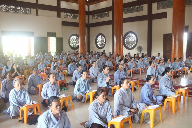 One- day Practice and a requiem ritual at Giai Lam Pagoda - Ha Tinh