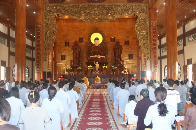 One- day Practice and a requiem ritual at Giai Lam Pagoda - Ha Tinh