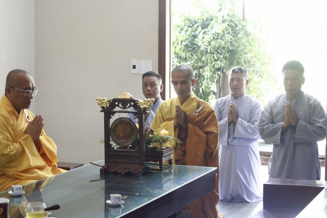 One- day Practice and a requiem ritual at Giai Lam Pagoda - Ha Tinh