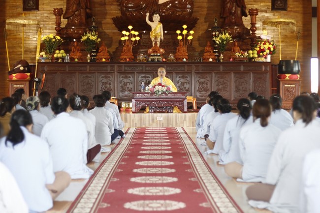 One- day Practice and a requiem ritual at Giai Lam Pagoda - Ha Tinh