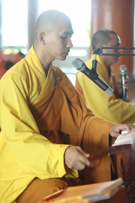 One- day Practice and a requiem ritual at Giai Lam Pagoda - Ha Tinh