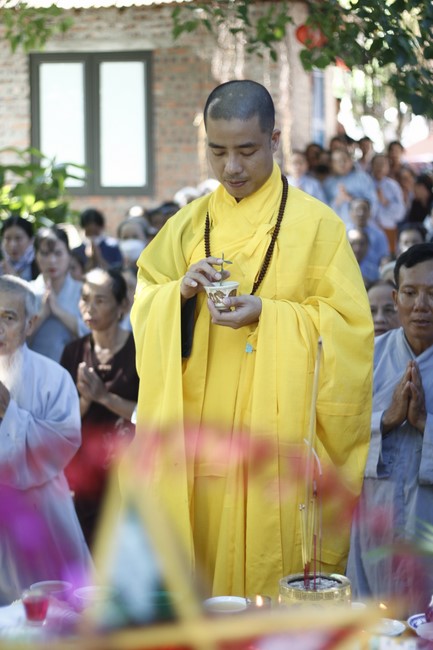 One- day Practice and a requiem ritual at Giai Lam Pagoda - Ha Tinh