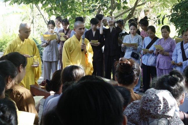 One- day Practice and a requiem ritual at Giai Lam Pagoda - Ha Tinh