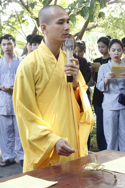 One- day Practice and a requiem ritual at Giai Lam Pagoda - Ha Tinh