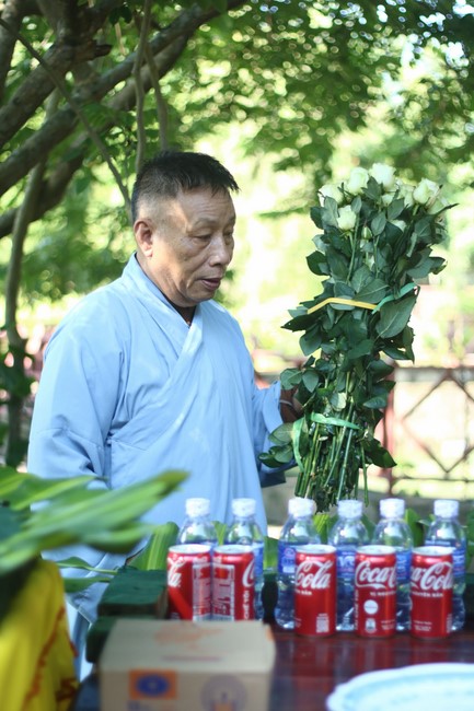 One- day Practice and a requiem ritual at Giai Lam Pagoda - Ha Tinh