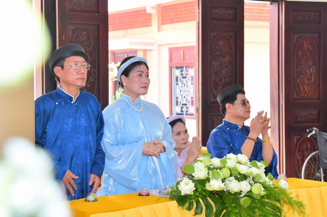 Wedding Ceremony at the pagoda