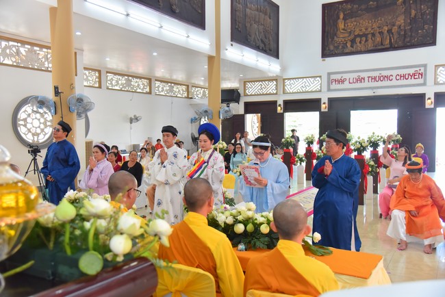 Wedding Ceremony at the pagoda
