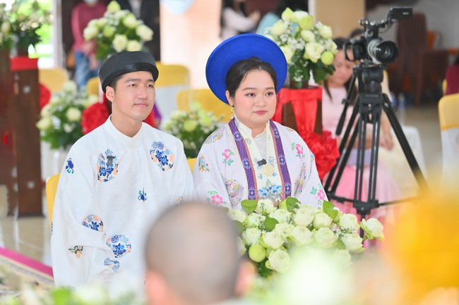 Wedding Ceremony at the pagoda