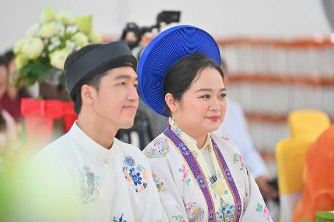 Wedding Ceremony at the pagoda