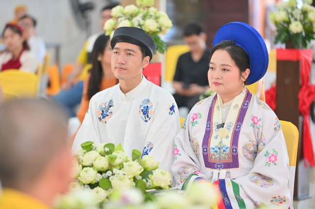 Wedding Ceremony at the pagoda