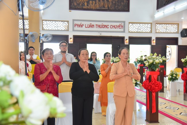 Wedding Ceremony at the pagoda