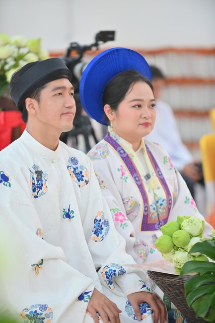 Wedding Ceremony at the pagoda