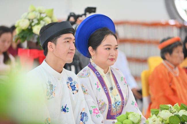 Wedding Ceremony at the pagoda