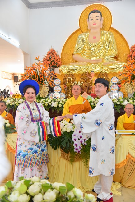 Wedding Ceremony at the pagoda