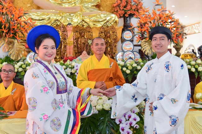 Wedding Ceremony at the pagoda