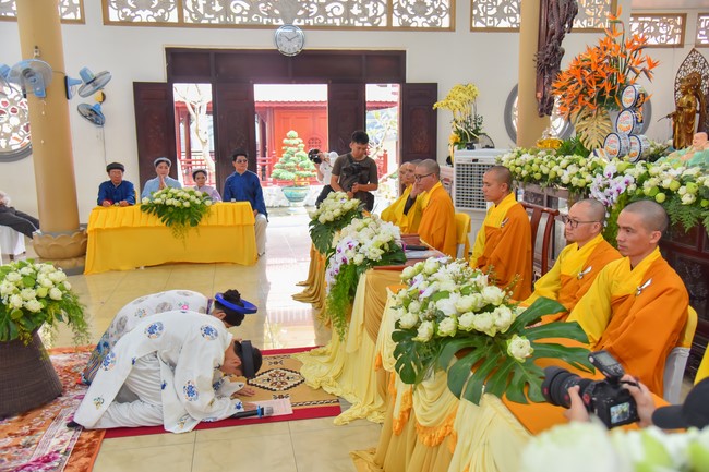 Wedding Ceremony at the pagoda