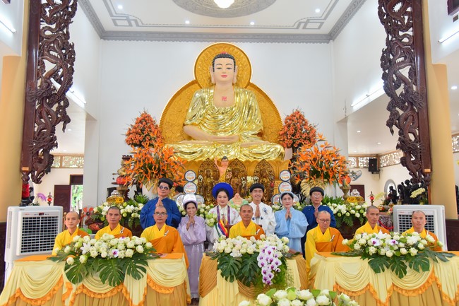 Wedding Ceremony at the pagoda
