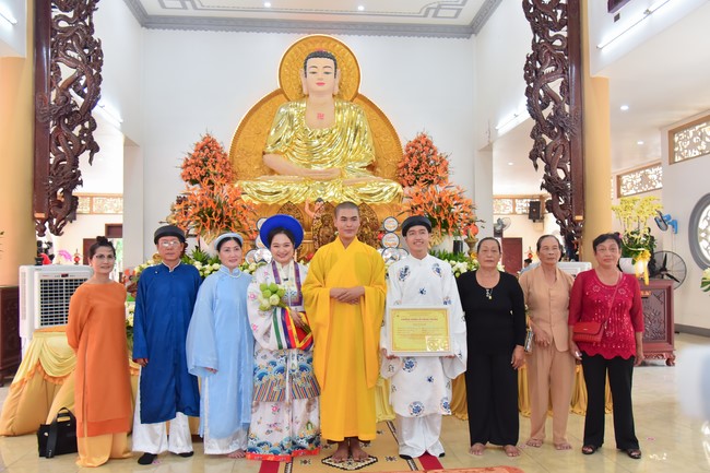 Wedding Ceremony at the pagoda