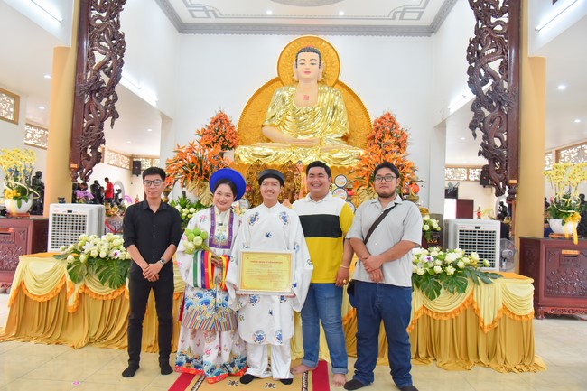 Wedding Ceremony at the pagoda