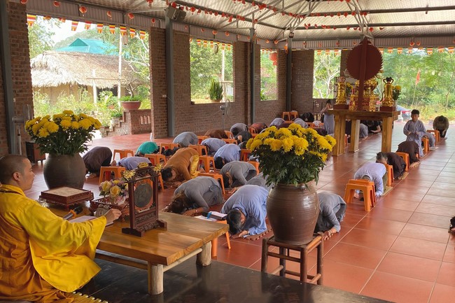 Three-Jewel Refuge Ceremony at Dai Co Viet Pagoda – Yen Bai